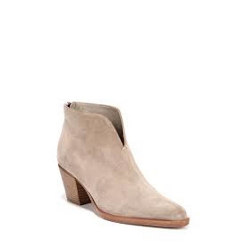 Vince Havana Notch Bootie in Light Straw Suede size 38 (US 8)